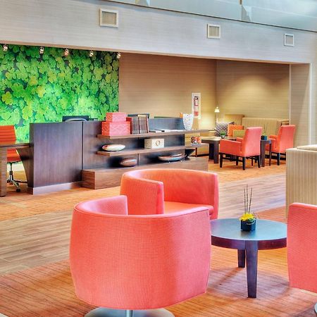 Готель Courtyard By Marriott Erie Ambassador Conference Center Екстер'єр фото