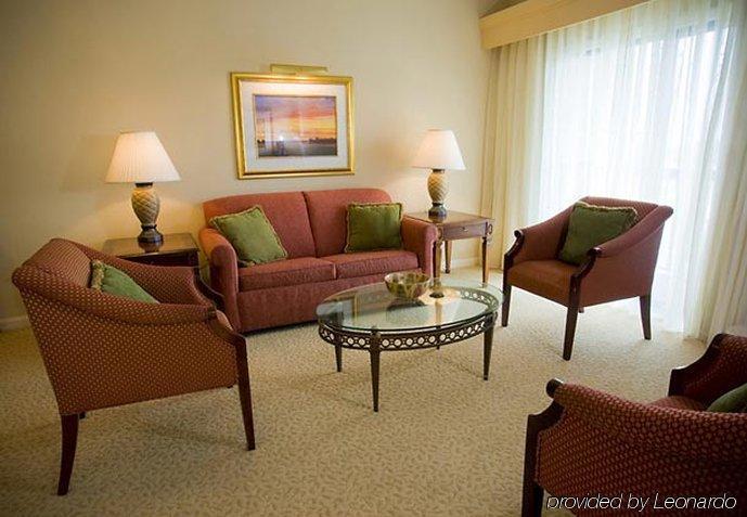 Готель Courtyard By Marriott Erie Ambassador Conference Center Номер фото