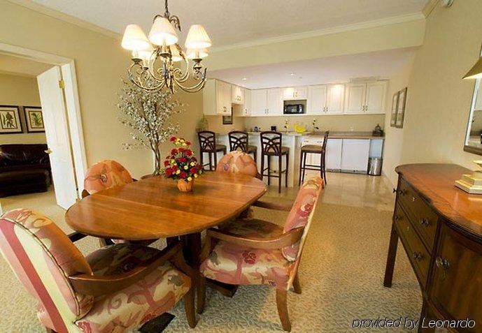 Готель Courtyard By Marriott Erie Ambassador Conference Center Номер фото