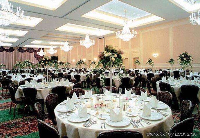 Готель Courtyard By Marriott Erie Ambassador Conference Center Ресторан фото